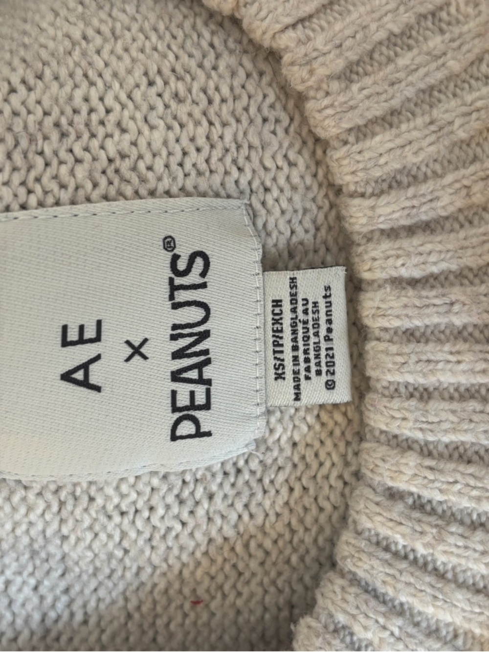 AE x Peanuts Snoopy Graphic Sweater Cream Red Striped Cozy Knit Size XS - Picture 5 of 10